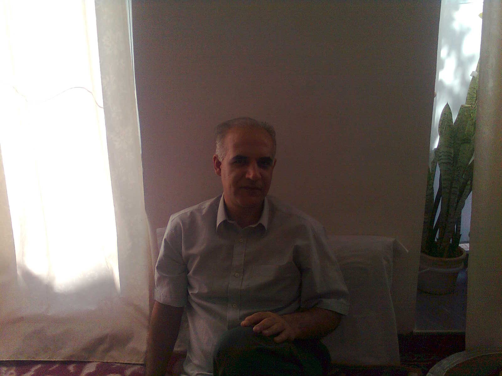 خوبان در انزوایی فارغ ز نفس خاطی