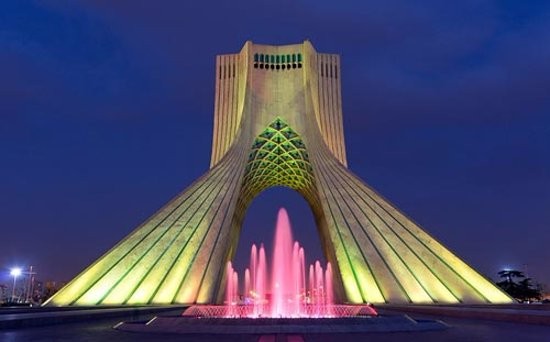 میدان آزادی، نماد شهر تهران