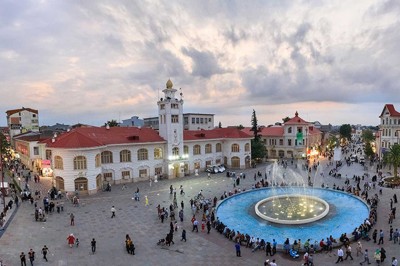 میدان شهرداری رشت با الهام از معماری سن پترزبورگ