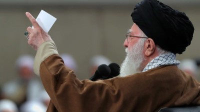 خامنه‌ ای: لجن‌ پراکنی نکنید، رییس‌ جمهور انقلابی می‌ خواهیم